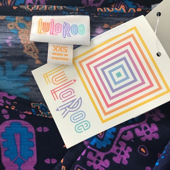 LulaRoe Irma Oversized Crewneck Tunic Top - Picture 5 of 5